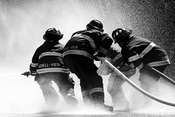 firefighter 1851945 640
